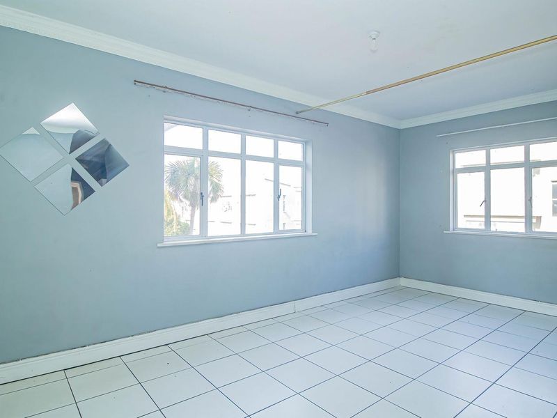Ready to Move 2 bedroom in a well maintained prime area - Photo 3