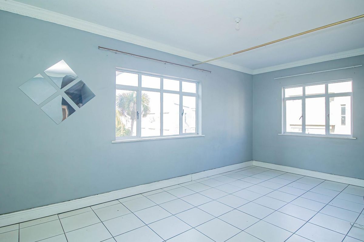 Ready to Move 2 bedroom in a well maintained prime area - Photo 3