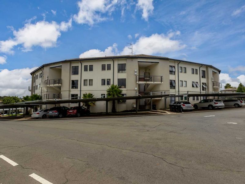 SPACIOUS 2 BEDROOM MODERN CONTEMPORARY GEM 5 MINUTES FROM THE HEART OF SANDTON! - Photo 3