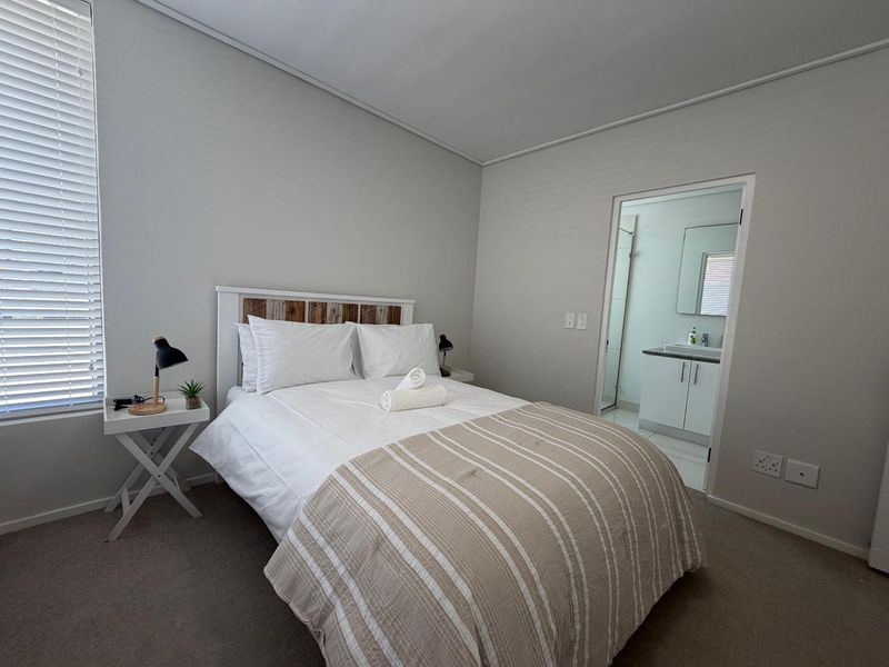 One Bedroom with Pool in Green Point - Photo 6