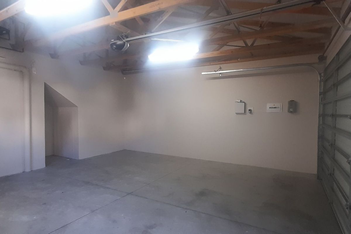 2 Bedroom with 2 Bathroom and 2 garages for sale at Gracemere - Photo 3