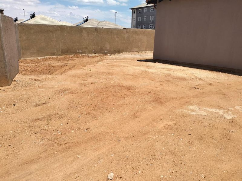 Clayville Ext 77 R 1350 000 - Family Home - Photo 5