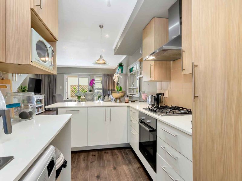 STYLISH AND CLASSY DUPLEX UNIT, IN A QUIET POSITION OFFERING PLENTY OF SPACE. - Photo 7