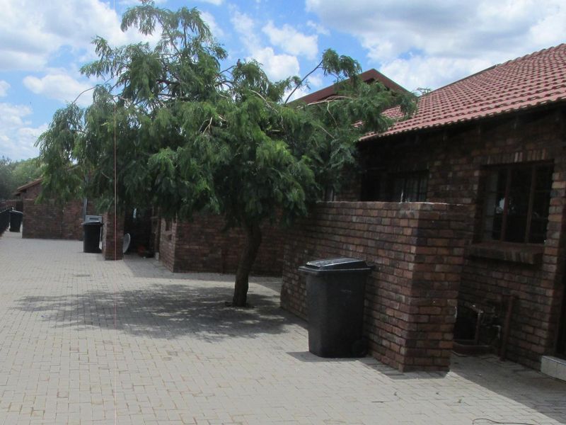 2 BEDROOM UNIT TO RENT IN PHILIP NEL PARK - Photo 4