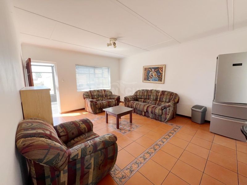 Charming Holiday Cottage – Perfect Airbnb Investment or Vacation Home - Photo 5