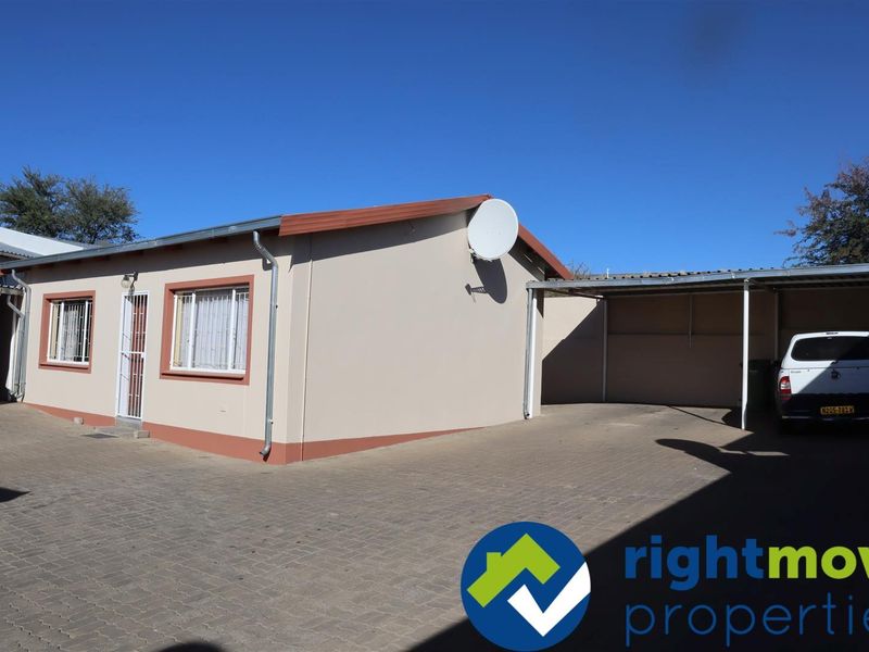 Want to be the owner of your own Complex? Look no further! Tenants in place already. - Photo 10