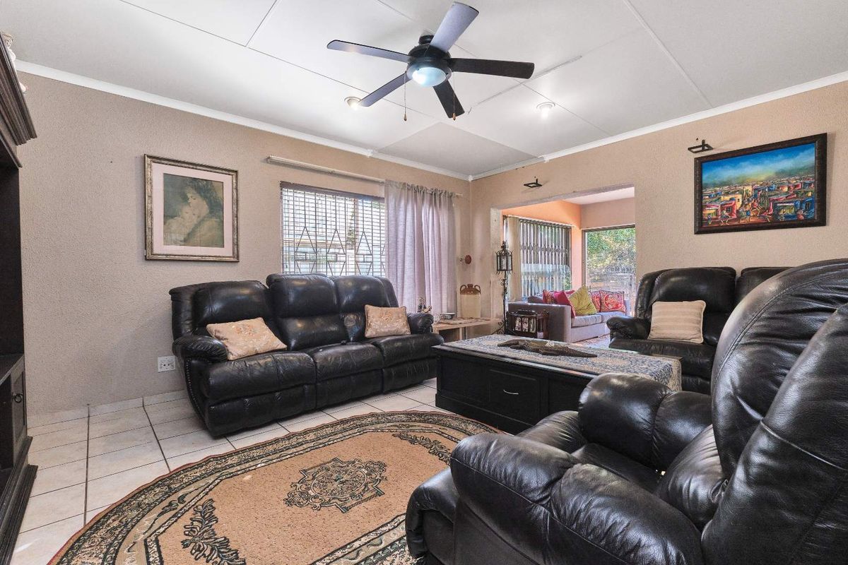 Spacious Family Home with Endless Potential - Photo 3