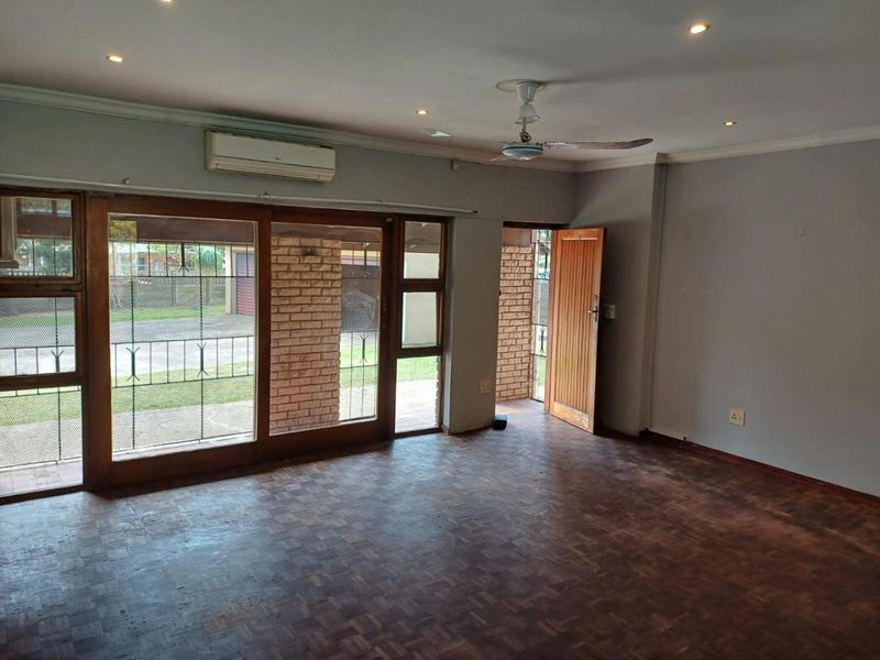 Spacious Family Home with Granny Flat, Pool & Drive-Through Garage in a Pet-Friendly Yard - Photo 4