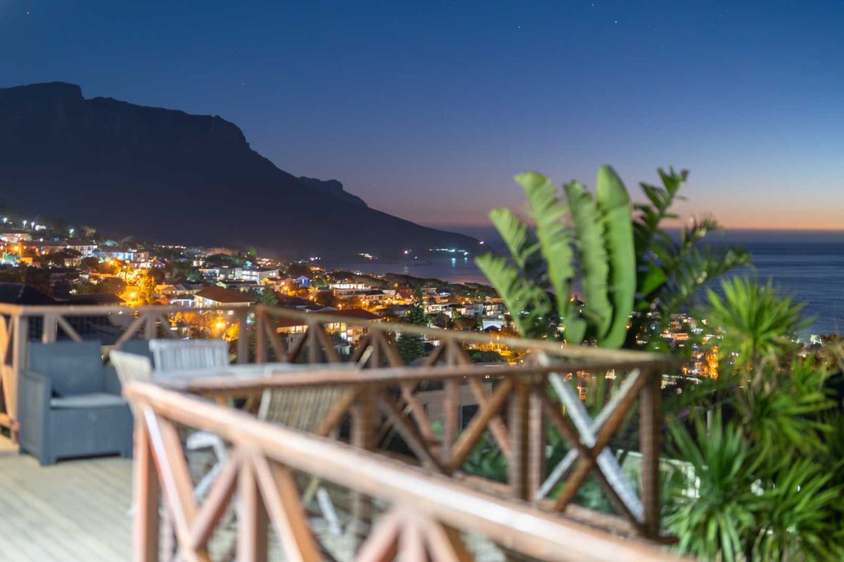 Spacious Family Home with Sea & Mountain Views in a Quite Camps Bay Cul-De-Sac - Photo 4