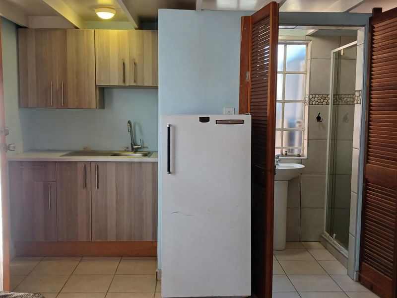 Cosy Studio to Let in Paulshof - Photo 4