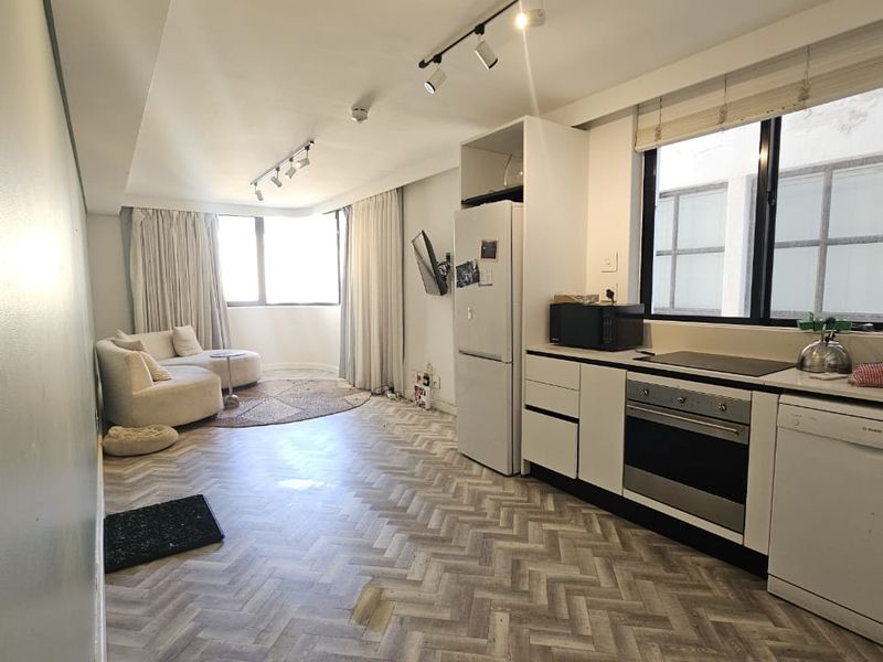 CBD Living Made Easy | Semi-Furnished 1-Bedroom Apartment with Secure Parking - Photo 2