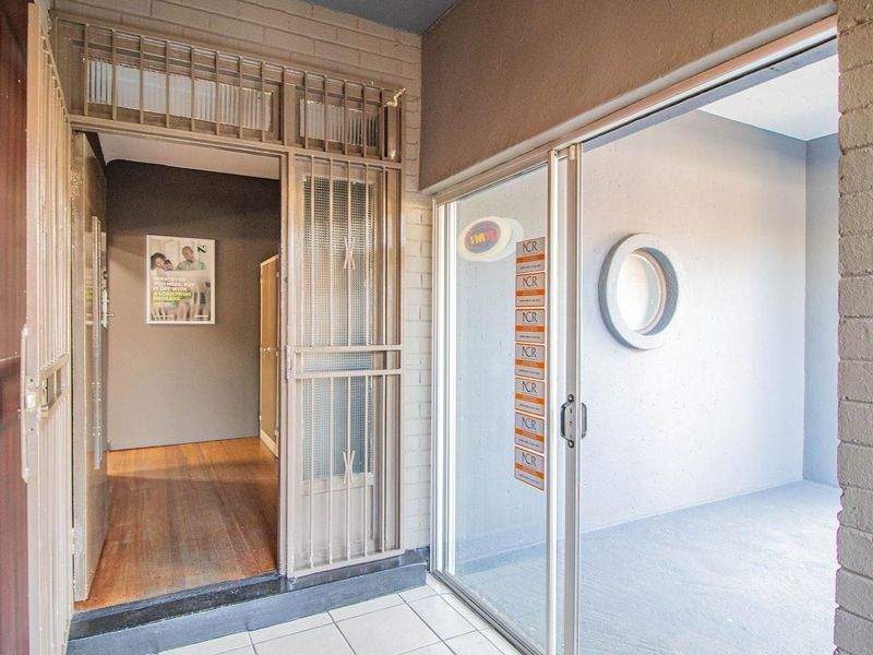 Perfect Building for Business & Living - Photo 4