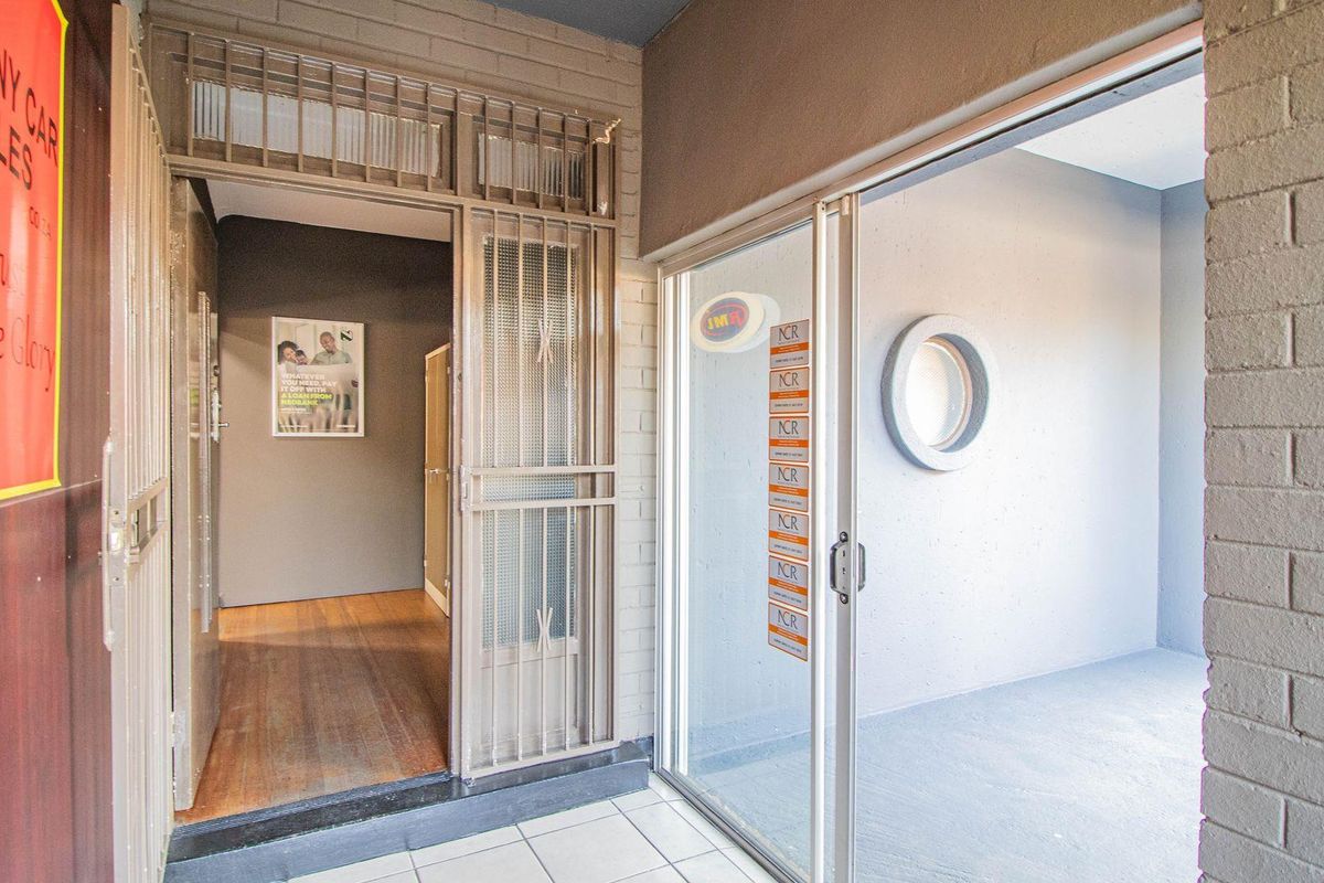 Perfect Building for Business & Living - Photo 4