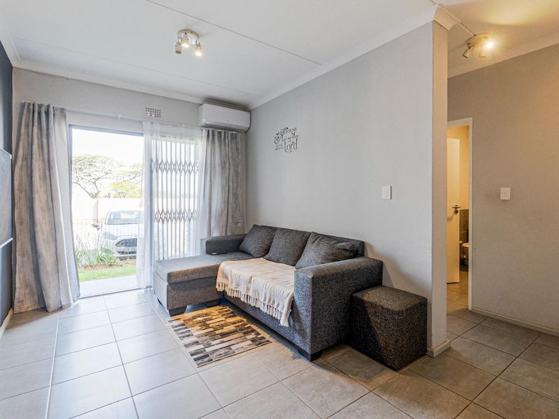 Secure ground floor estate living - Photo 6