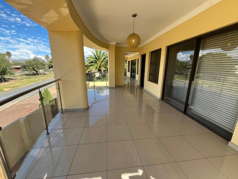 🏡 FOR RENT | DOUBLE-STOREY 8-BEDROOM HOME WITH FLAT  – Pioneers Park ✨ - Photo 2