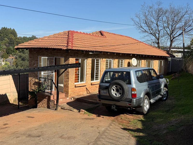 SPACIOUS FREESTANDING FAMILY HOME TO RENT IN BREAUNANDA - Photo 2