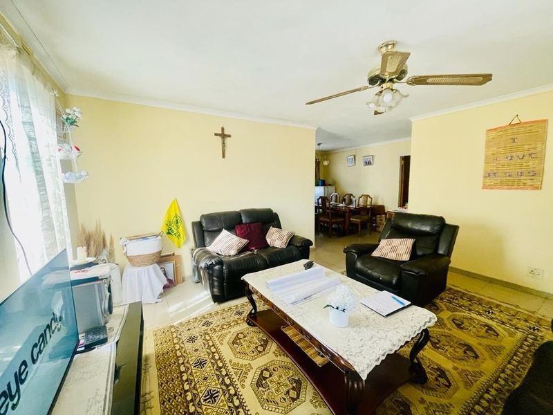 BEAUTIFUL HOME JUST FOR YOU! - Photo 6