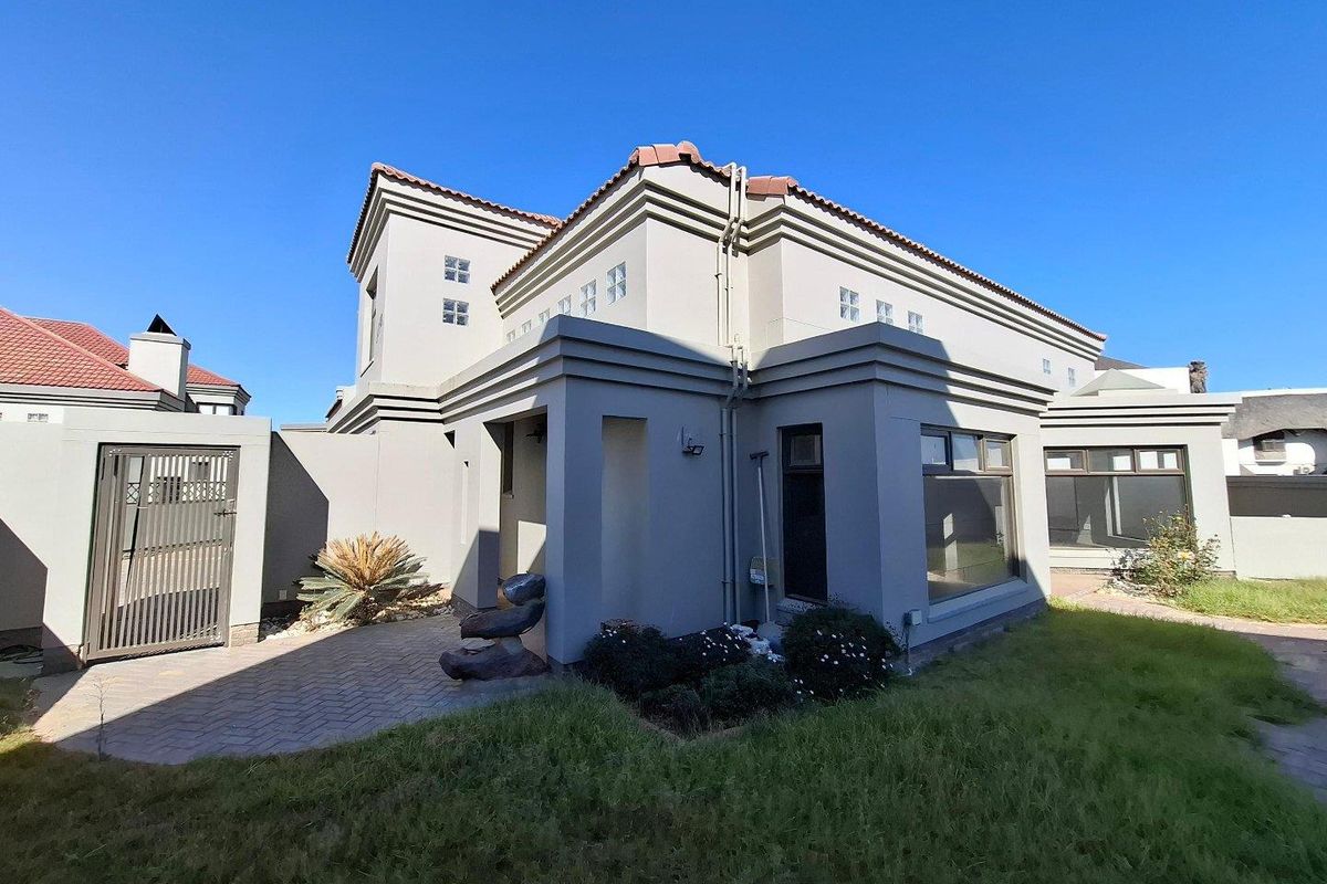 House For Sale – Meersig, Walvis Bay - Photo 3