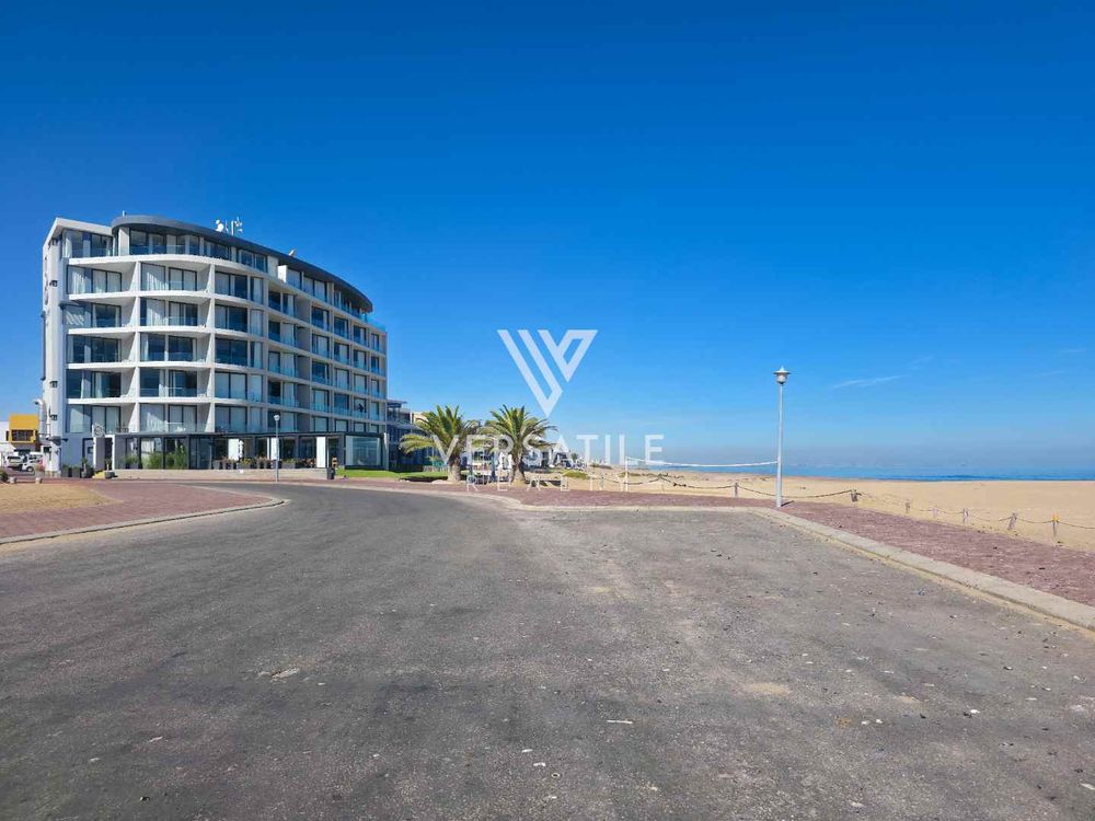 37 - Bay View Hotel