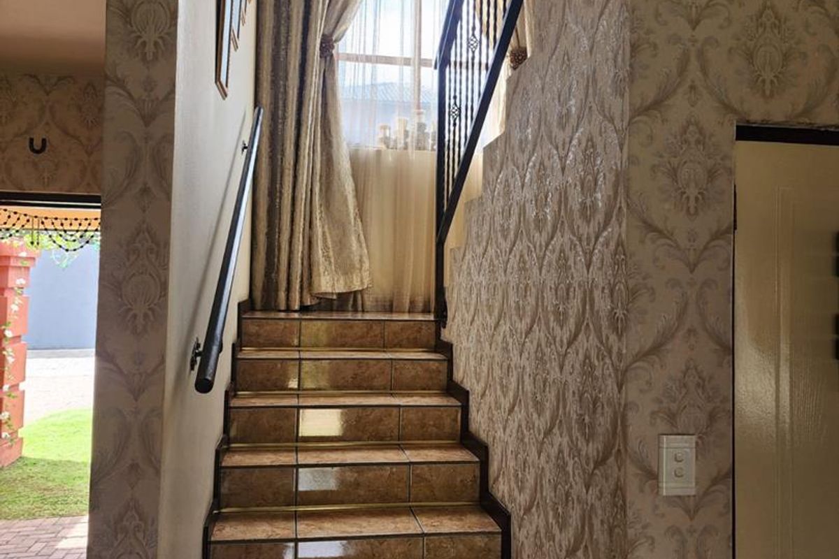 Discover Comfort & Security in This Ormonde Gem - Photo 5