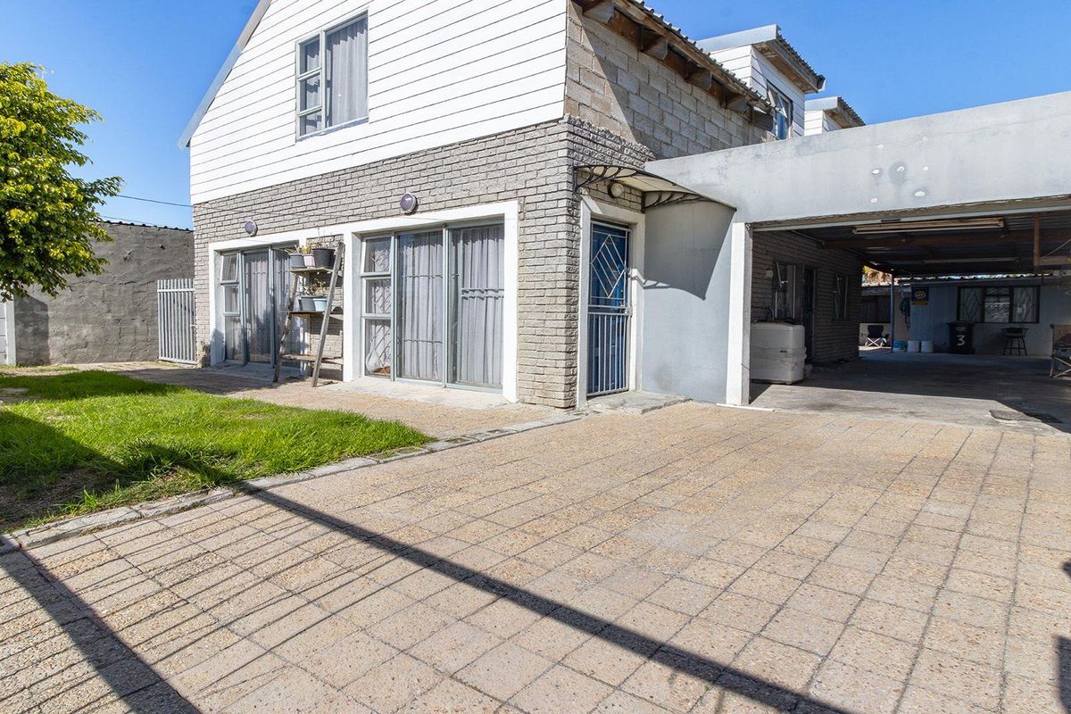 Comfortable Family Living with a Spacious Flatlet - Photo 2