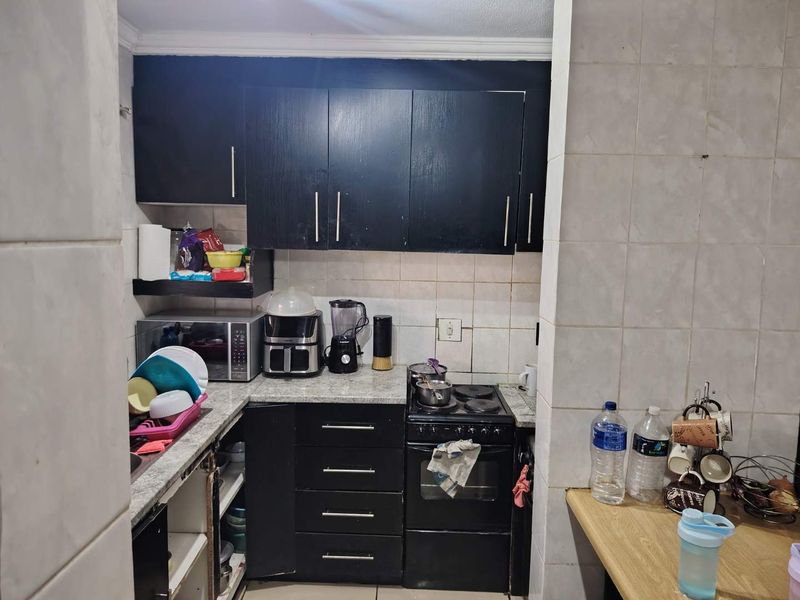 3-Bedroom Ground Floor Unit in Oakwood Complex Benoni – Excellent Value for Families or Investors - Photo 3