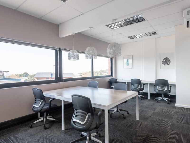 Private office space tailored to your business’ unique needs in Regus Victoria Country Club - Photo 4