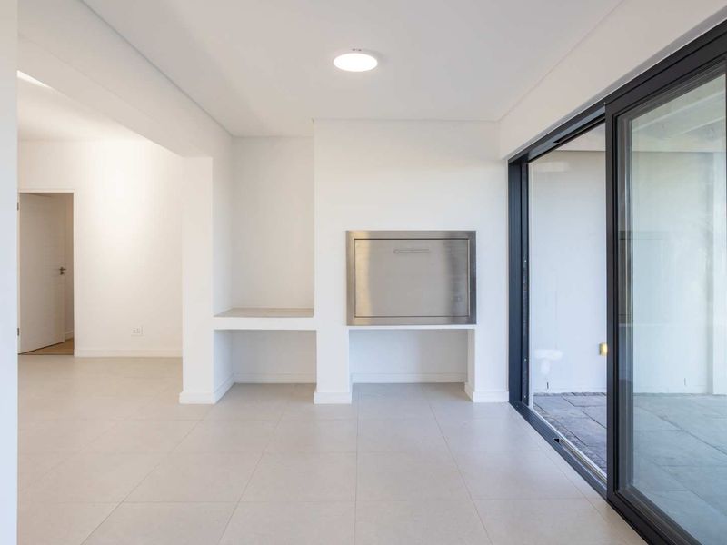 Modern and Secure Three-Bedroom Family Home with an Outdoor Lifestyle in Paarl Valleij Lifestyle Estate & Farm - Photo 7