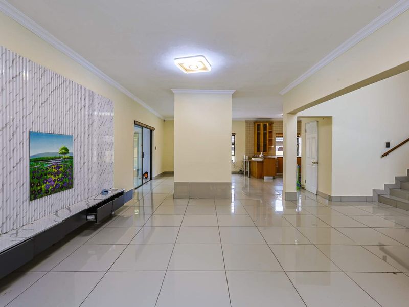 Well-Maintained 4 Bedroom Family Home in Secure Estate - Photo 5