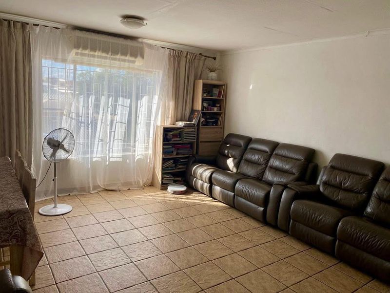 Kleine Kuppe- For Sale- N$1 500 000 - Photo 3