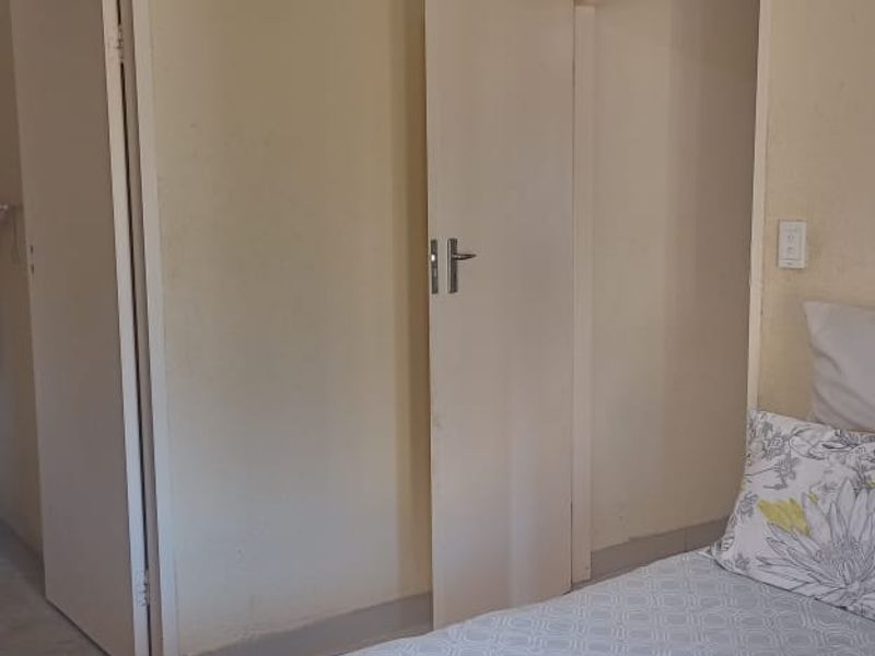 3 Bedroom House for sale - Photo 8