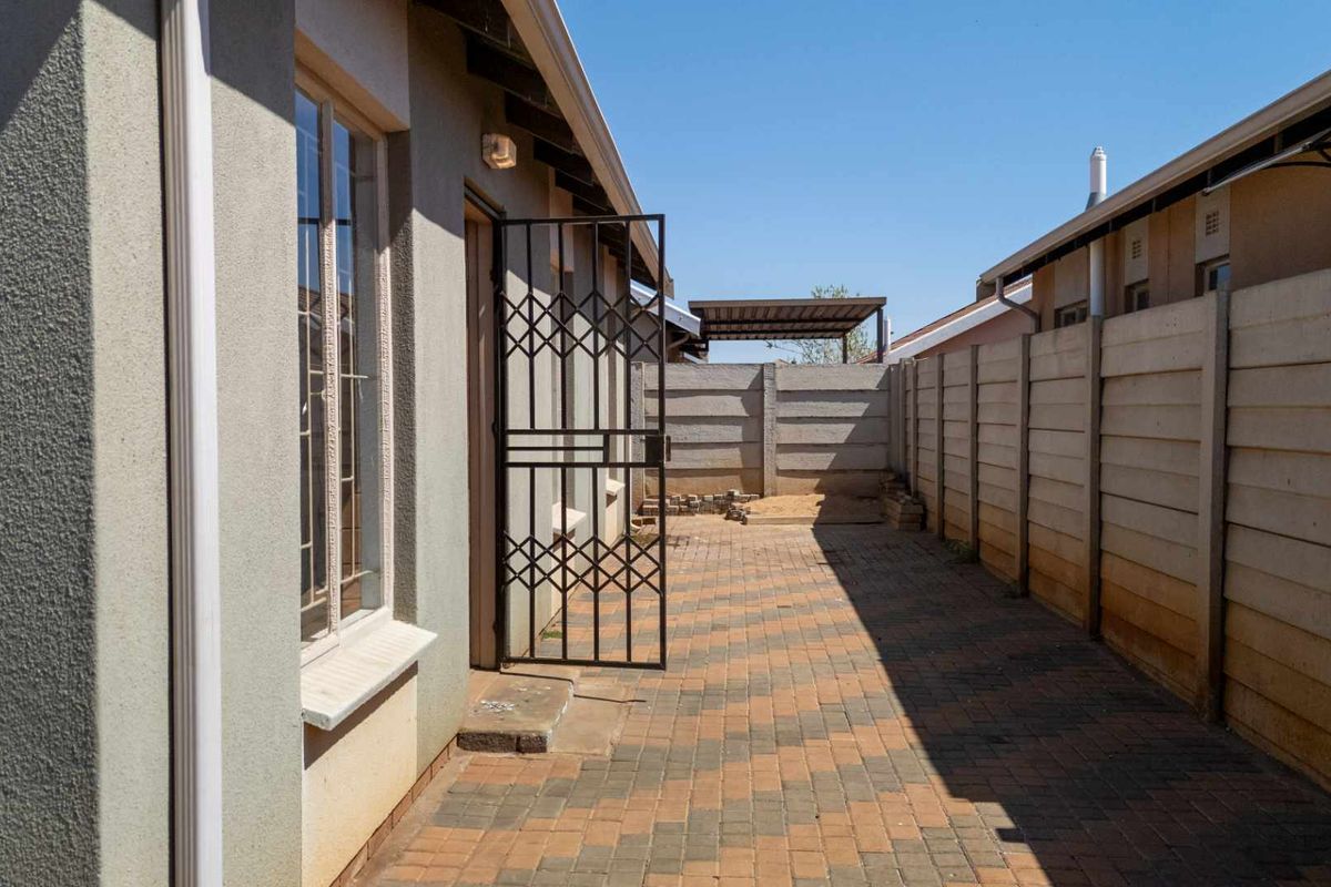 Renovated 3-Bedroom Home with Solar Geyser and Enhanced Security in Watervalspruit - Photo 5