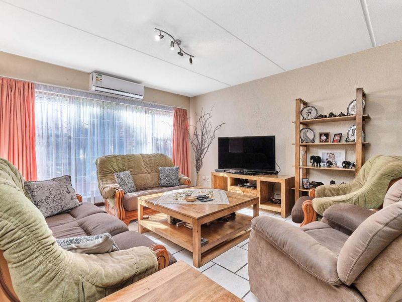 Be part of this exclusive complex next to the Boskruin koppie. - Photo 3