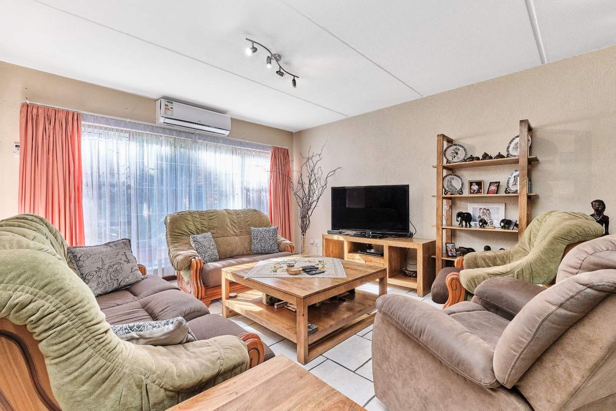 Be part of this exclusive complex next to the Boskruin koppie. - Photo 3