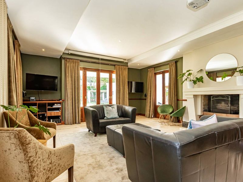 Serene & Luxurious 5 Star Boutique Residence In Constantia Valley - Photo 9