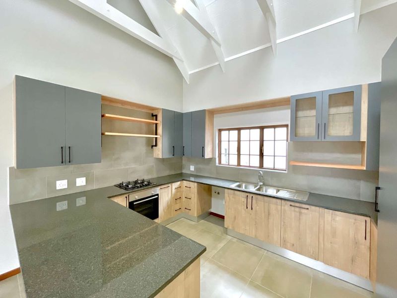 **NEW DEVELOPMENT - 3 Bedroom Townhouses in The Village, Waterlake Farm Estate and Stables – Where Nature Meets Luxury** - Photo 2