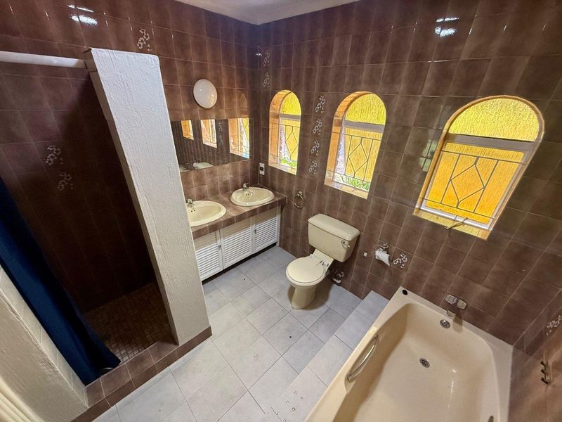 Spacious 4-Bedroom Unit on Secure Unit Rynfield AH– Available 1 February 2026 - Photo 4