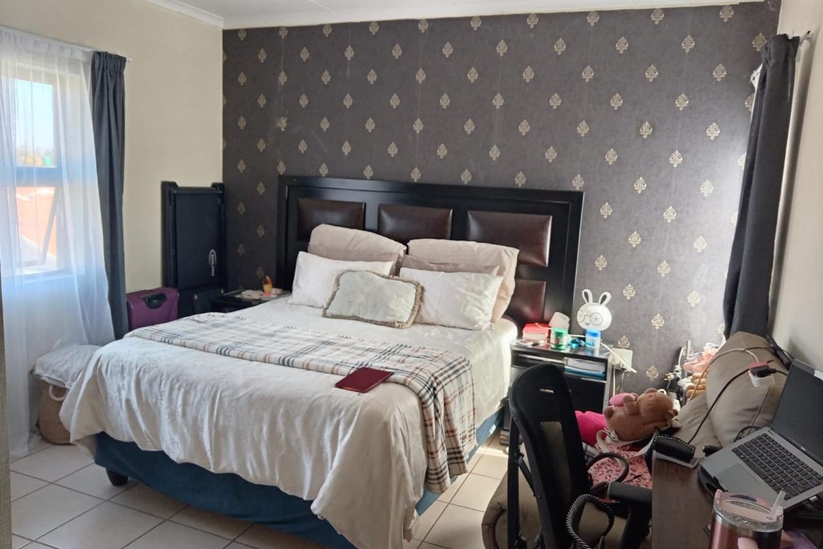 A  SPACIOUS APARTMENT - Photo 4