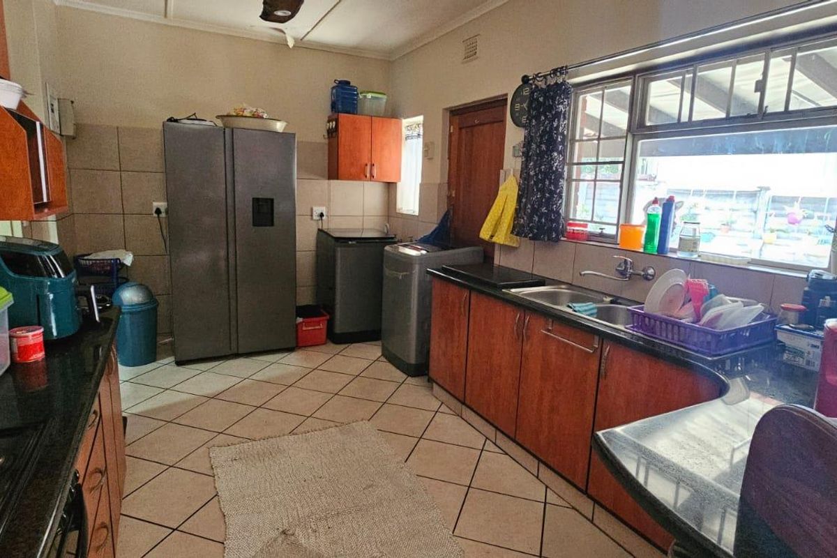 SPASCIOUS HOUSE - Photo 2