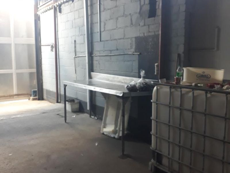 Well-located building with numerous potential - Photo 6