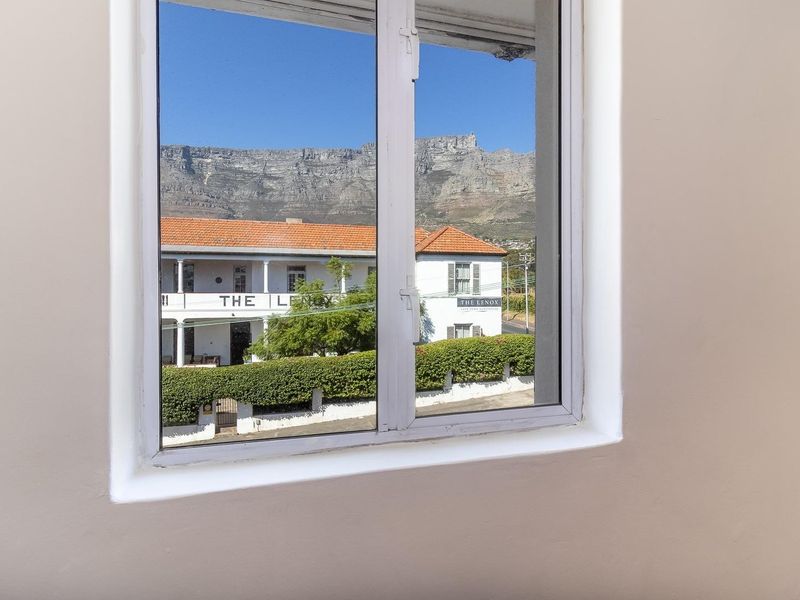 Modern Two-Bedroom Apartment with Mountain Views in Gardens, Cape Town | Available Immediately - Photo 10