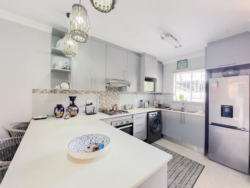 2 Bedroom Simplex with a Private Garden - Photo 10