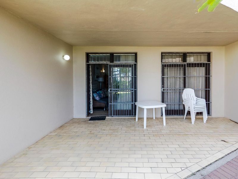 Fully furnished ground floor direct on the beach - Photo 5