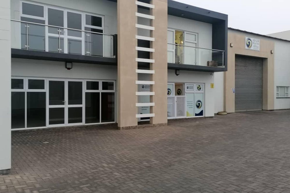 INDUSTRIAL WAREHOUSE FOR SALE WALVISBAY - Photo 3