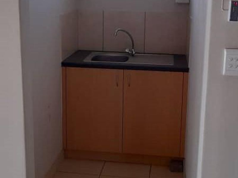 Warehouse with offices in Town - Photo 5