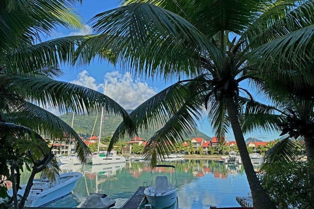 EDEN ISLAND OWNERSHIP AT A FRACTION OF THE COST - Photo 2