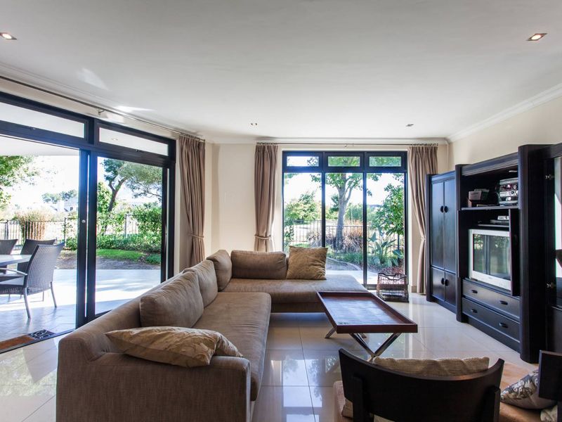 Fairway Living in a Prime Three-Bedroom Home on Pearl Valley Golf & Country Estate - Photo 9