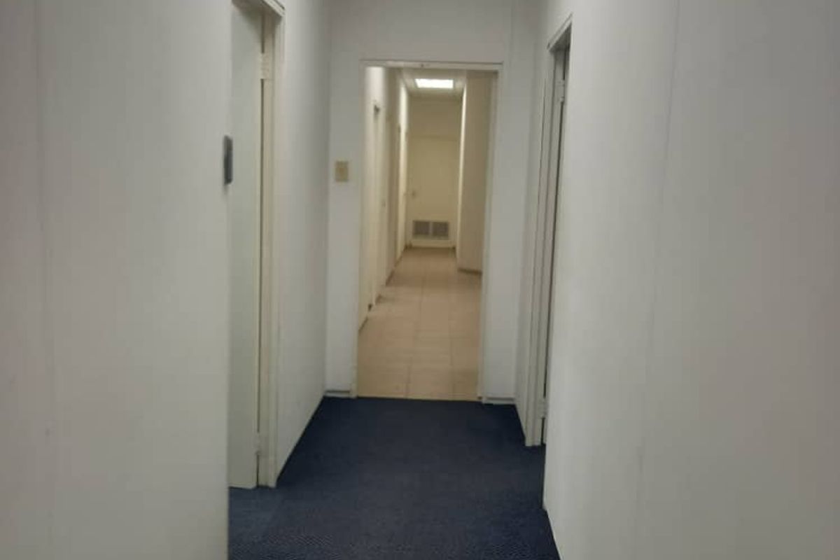 OFFICE TO LET - Photo 5