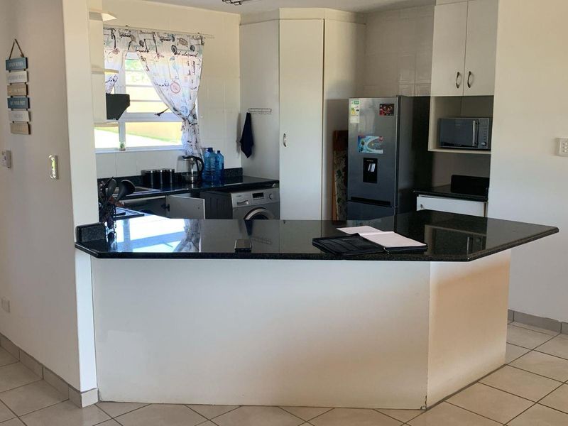 3 Bedroom, Groundfloor Townhouse for Sale in Hibberdene - Photo 1