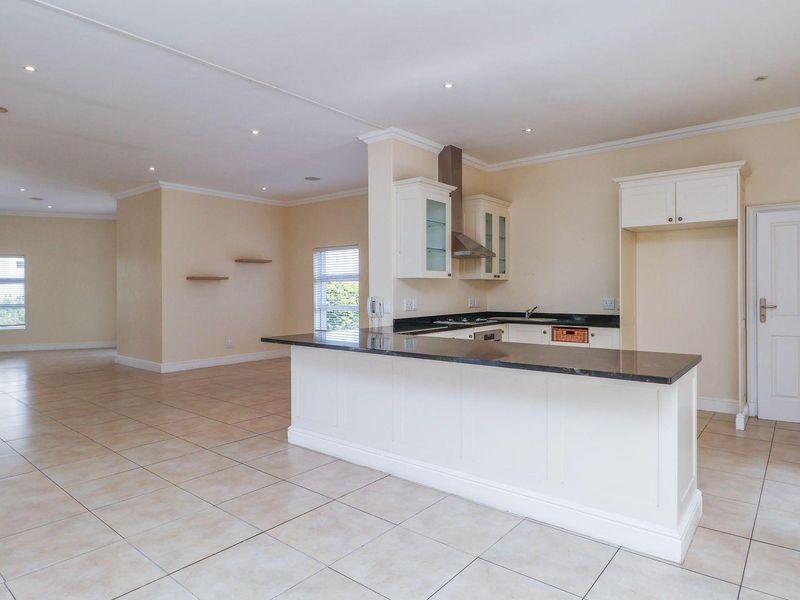 Three bedroom family home in Highlands Estate - Photo 2